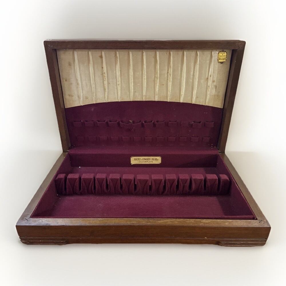 Holmes Edwards American Walnut Silver Flatware Storage Box Chest - 12 Service
